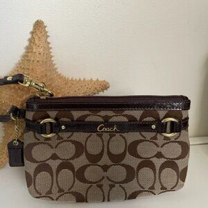 Beautiful Coach Tan & Brown Jacquard Wristlet